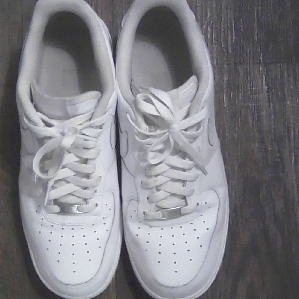 COPY - Men's White Nike Air Force 1 '07 in Good Condition! Will Accept Offers.